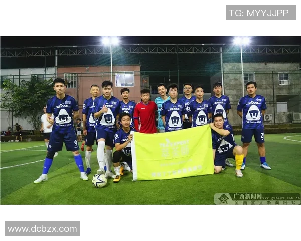 重庆足球队在钻石联赛中的拼搏历程与荣耀瞬间全景回顾 重庆足球队在钻石联赛中的拼搏历程与荣耀瞬间全景回顾