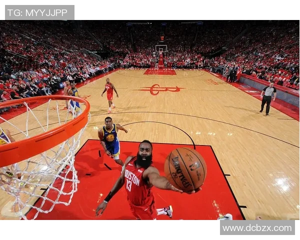 勇士与快船激战正酣2月3日精彩对决引发球迷热议