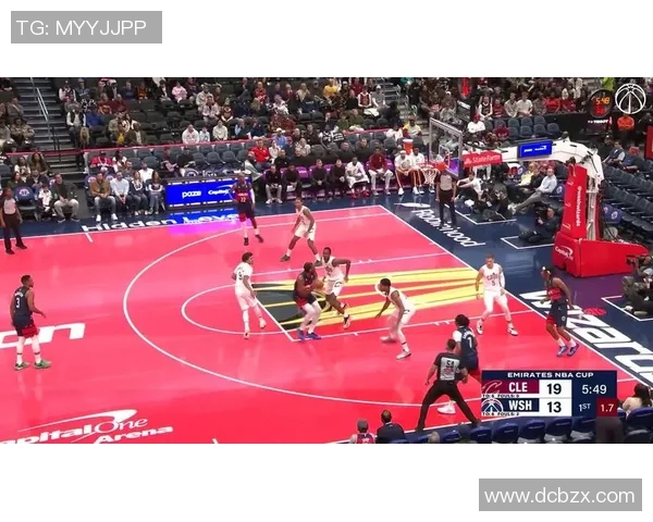 勇士与奇才激战正酣NBA新赛季精彩对决回顾与分析 勇士与奇才激战正酣NBA新赛季精彩对决回顾与分析