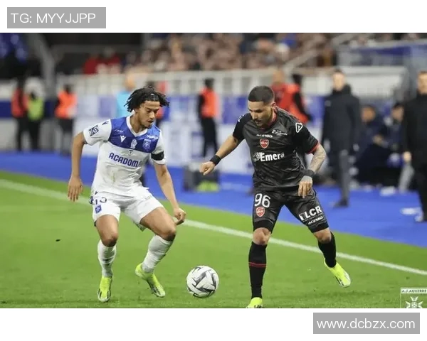 勒阿佛尔迎战欧塞尔争夺法甲积分榜关键三分之战