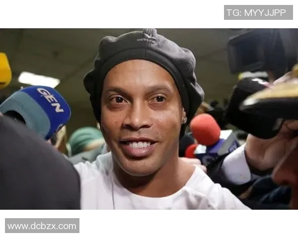 德国阿尔及利亚比赛中穆勒假摔引发争议引发球迷热议与媒体关注