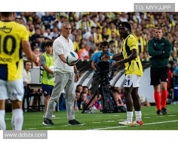 费内巴切与拜仁的巅峰对决谁能笑到最后足球盛宴即将上演 费内巴切与拜仁的巅峰对决谁能笑到最后足球盛宴即将上演