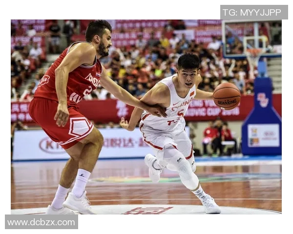 男篮红队与乌克兰激烈对抗赛引发热议球迷热情高涨 男篮红队与乌克兰激烈对抗赛引发热议球迷热情高涨