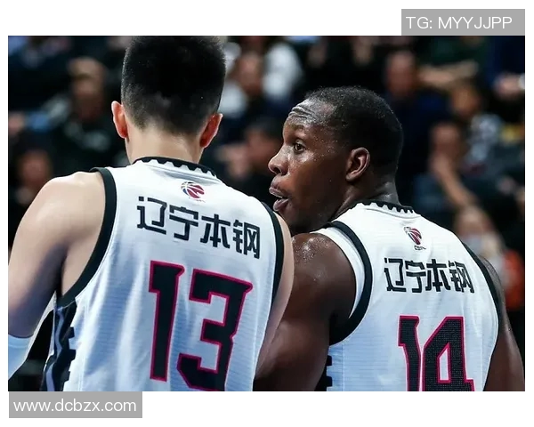 阿森纳与哈德斯比赛裁判表现分析及争议判罚回顾