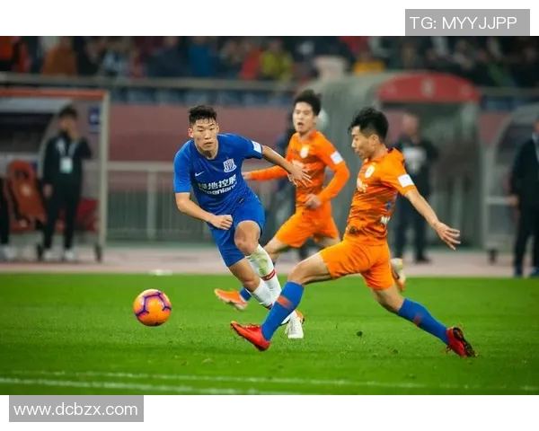 上海申花与山东鲁能激战正酣谁能在这场对决中笑到最后